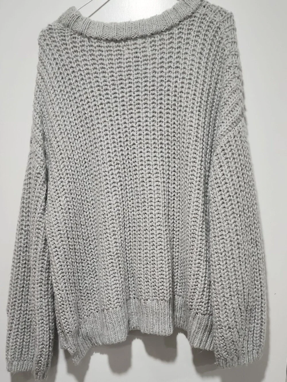 Universal Thread Light Gray Chunky Crewneck Sweater